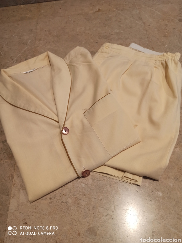 Segunda mano: Pijama amarillo paja - Foto 1