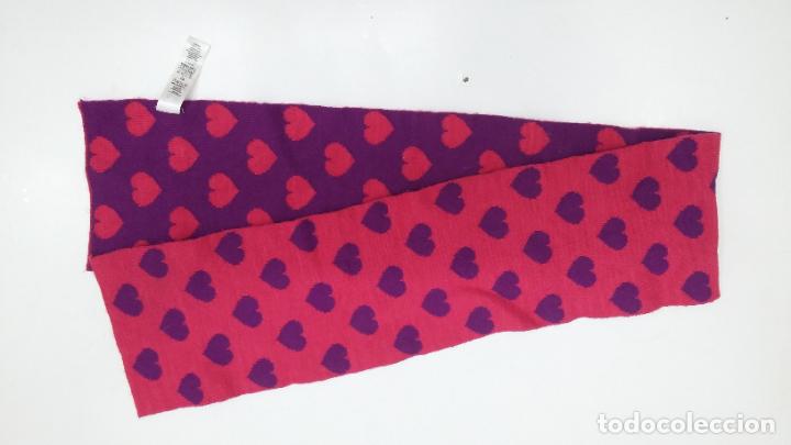 Segunda mano: BUFANDA ROSA DE CORAZONES. TDKDEP23 - Foto 1