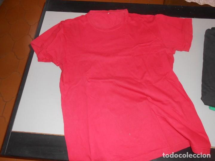 Segunda mano: TRES CAMISETAS -Talla M - Foto 2