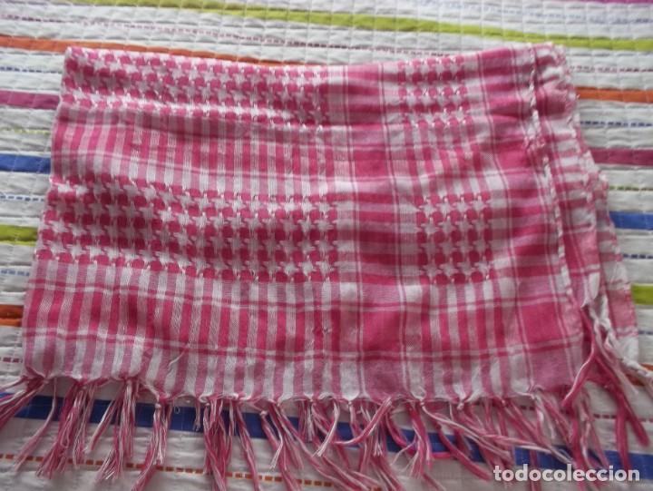 Segunda mano: PASMINA DE CUADROS ROSAS Y FLECOS - Foto 2