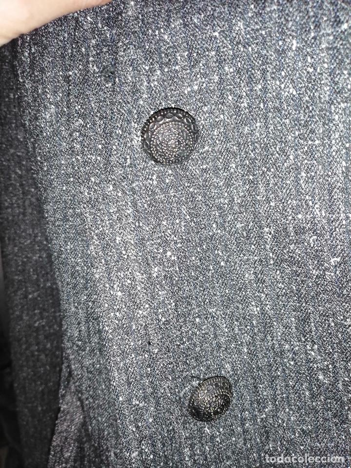 Segunda mano: Chaqueta de se&ntilde;ora elegante - Foto 3