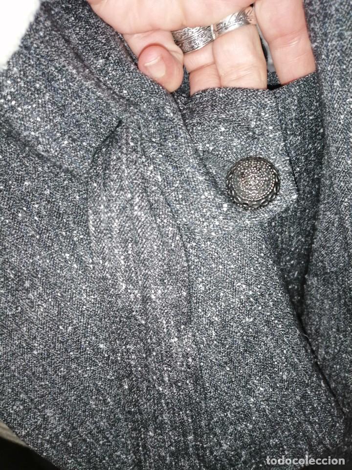 Segunda mano: Chaqueta de se&ntilde;ora elegante - Foto 4