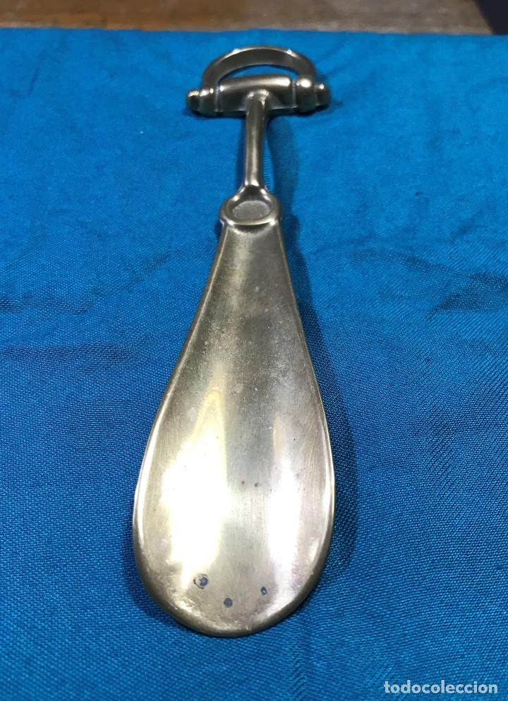 Segunda mano: Calzador metal - Foto 1