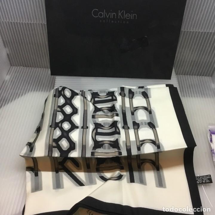 Segunda mano: pa&ntilde;uelo cuello CALVIN KLEIN NUEBO - Foto 2