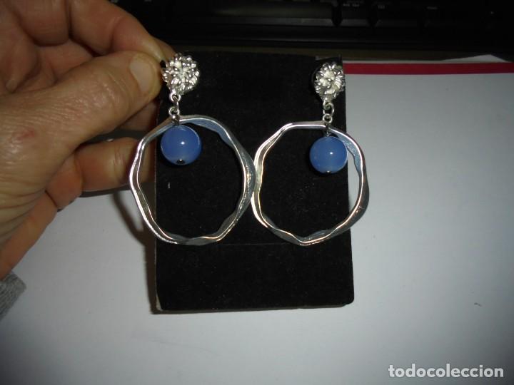Segunda mano: PENDIENTES ARO CON PIEDRA AZUL - Foto 3