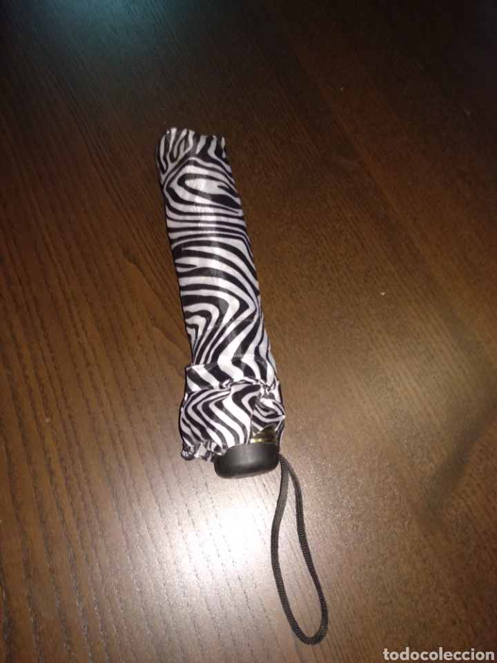 Segunda mano: Paraguas peque&ntilde;os con funda 3 - Foto 2
