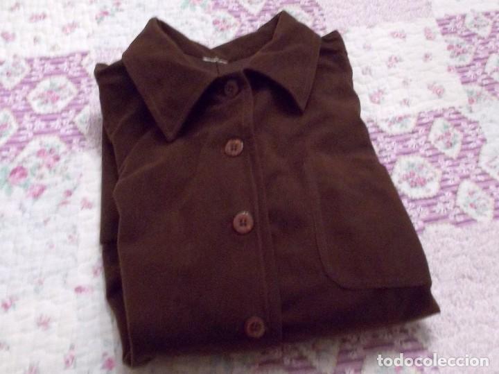 Segunda mano: CHAQUETA DE ANTELINA COLOR GRANATE - Foto 2