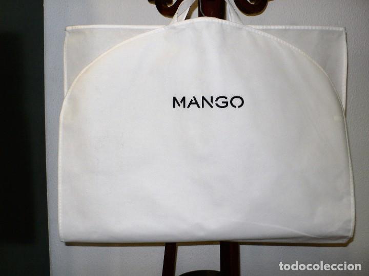 Segunda mano: FUNDA PARA TRAJE DE MANGO - Foto 3