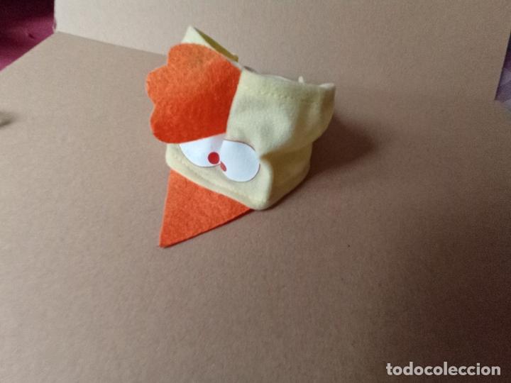 Segunda mano: GORRITO TIPO POLLO PARA BEBE - Foto 1