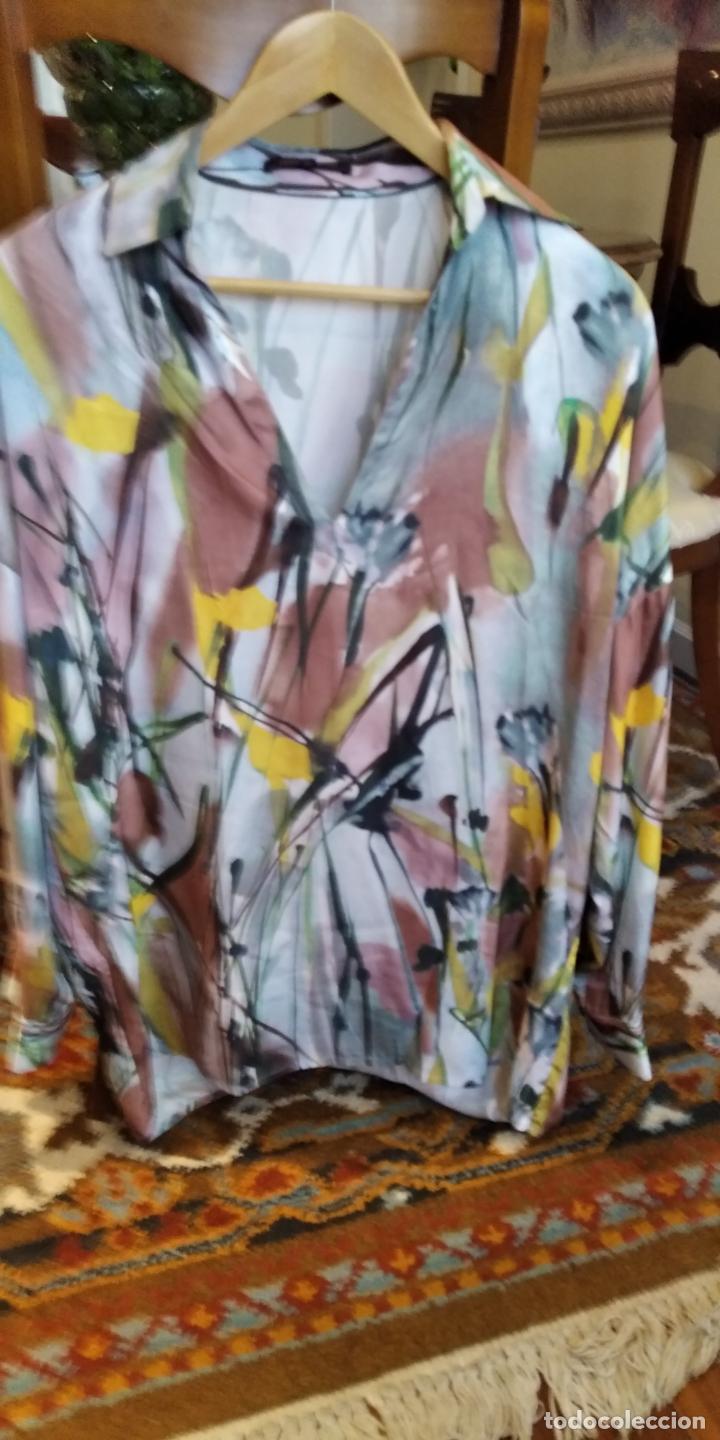 Segunda mano: Camisa Multicolor Adolfo Dominguez ,simil raso .A&ntilde;o 2020 - Foto 2