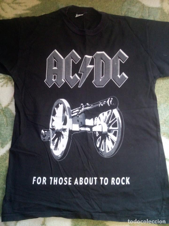 Segunda mano: CAMISETA AC/DC DOBLE ESTAMPACION - Foto 1