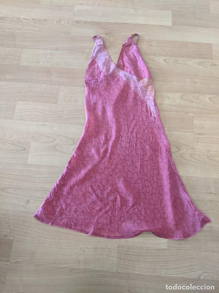 Segunda mano: CAMIS&Oacute;N ROSA TALLA M - Foto 1