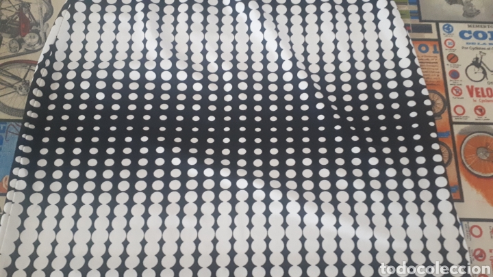 Segunda mano: Falda mini el&aacute;stica talla S-M estampado op art - Foto 2