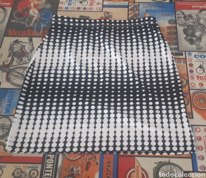 Segunda mano: Falda mini el&aacute;stica talla S-M estampado op art - Foto 1