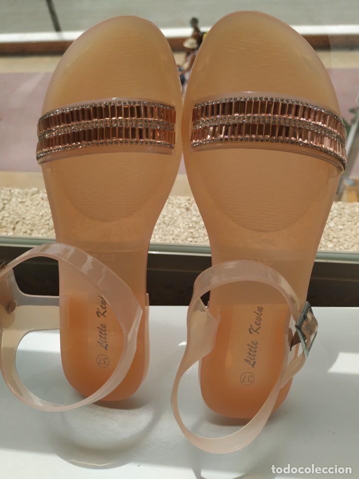 Segunda mano: Sandalias con strass compradas en boutique - Foto 2