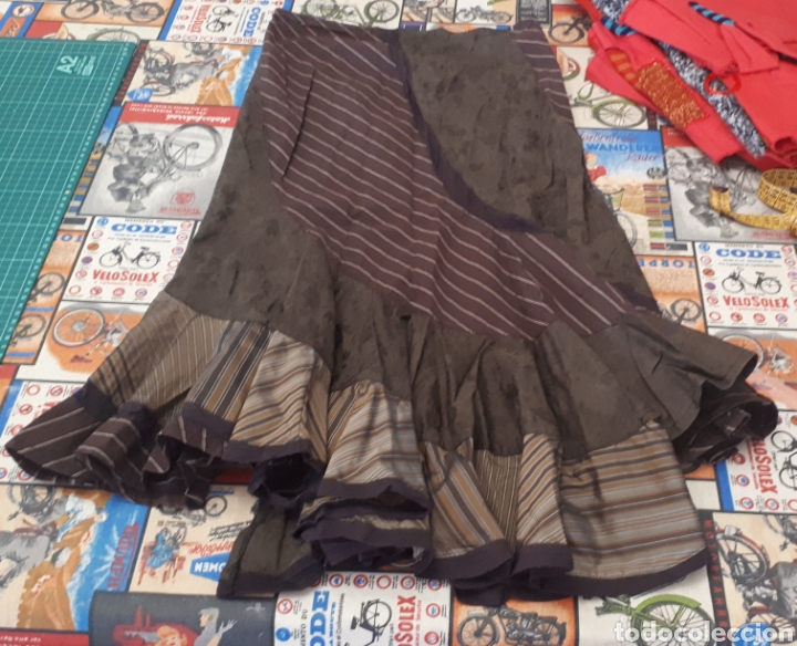 Segunda mano: Falda midi talla 40 acabado irregular patchwork - Foto 1