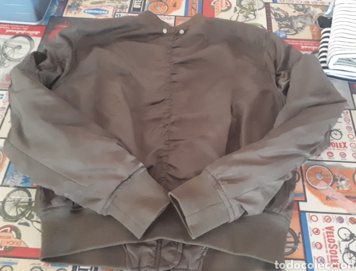 Segunda mano: Cazadora bomber kaki Pull & Bear talla S - Foto 3