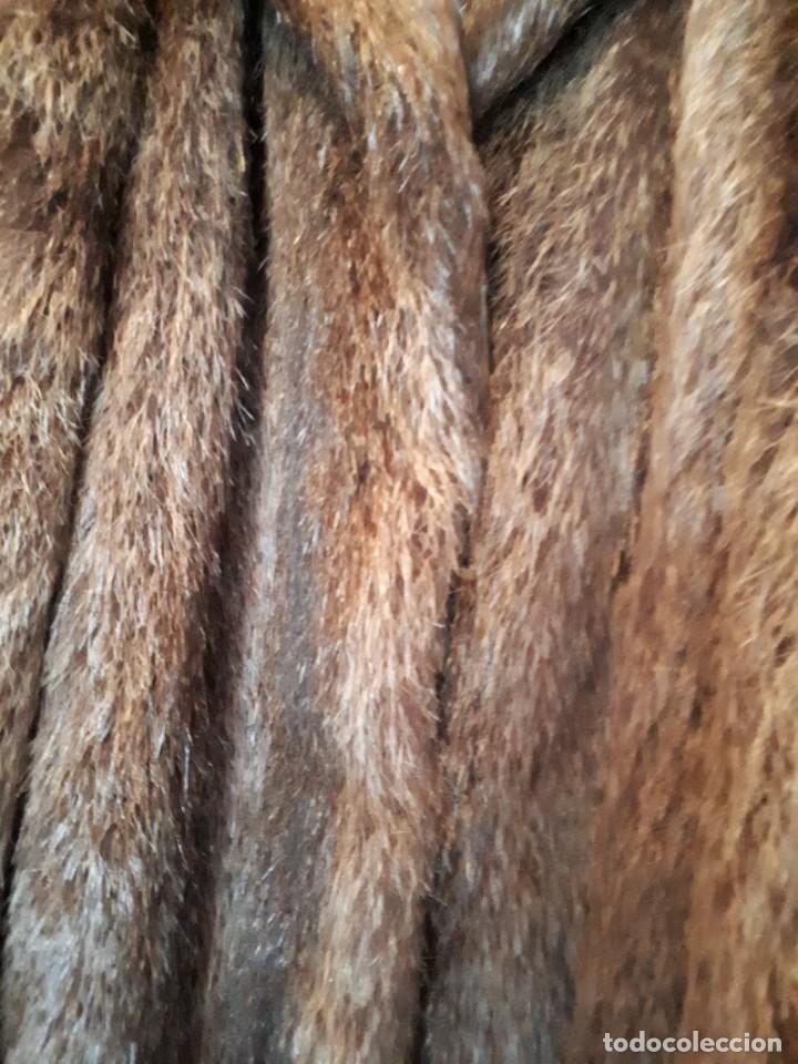 Segunda mano: ABRIGO DE PIEL NATURAL DE NUTRIA - Foto 3