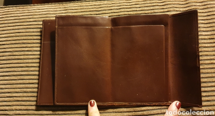 Segunda mano: Cartera monedero vintage marr&oacute;n - Foto 4