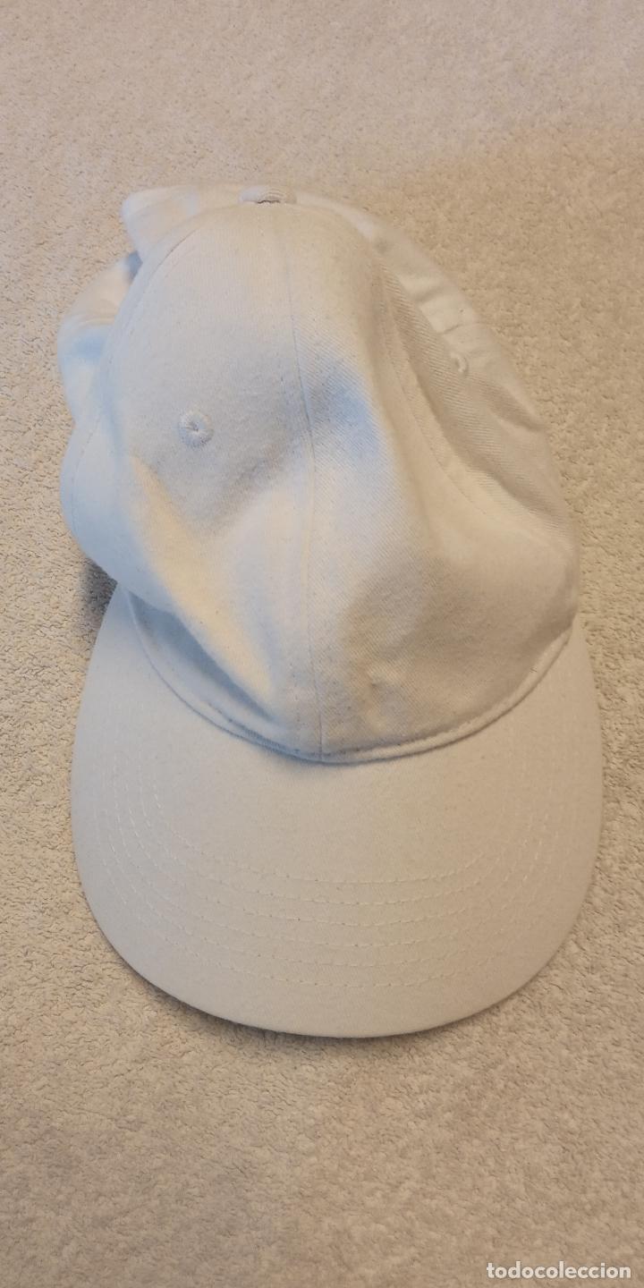 Segunda mano: BONITA GORRA INFANTIL. COLOR BLANCO. - Foto 1