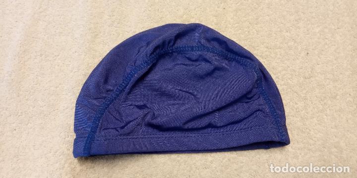 Segunda mano: GORRO DE NATACION. COLOR AZUL. - Foto 1
