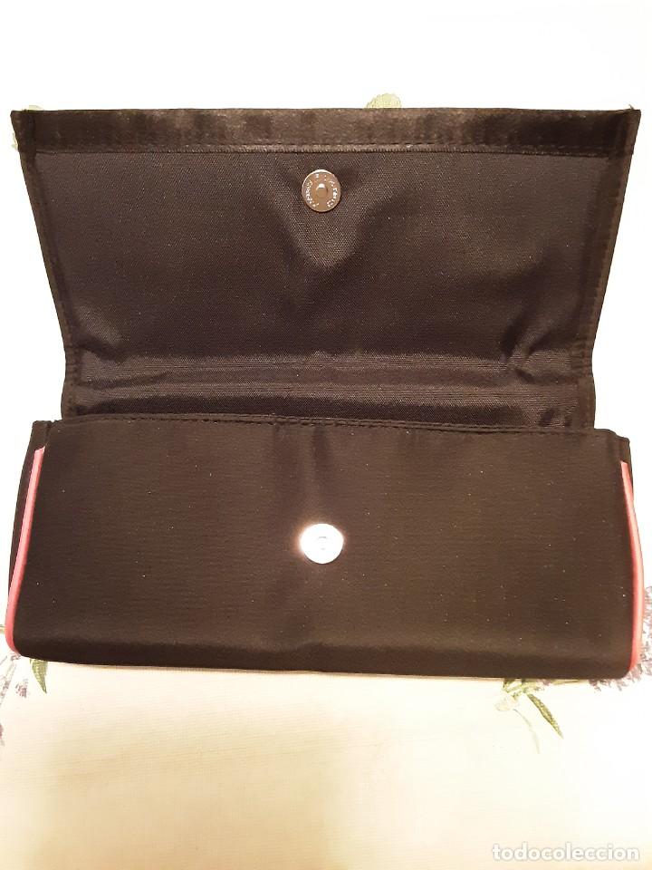 Segunda mano: Bolso de mano tipo cartera. Nuevo - Foto 2