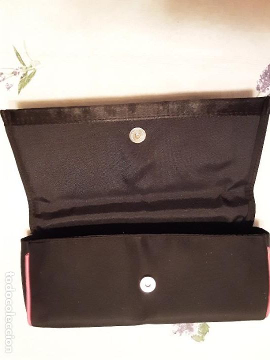 Segunda mano: Bolso de mano tipo cartera. Nuevo - Foto 4