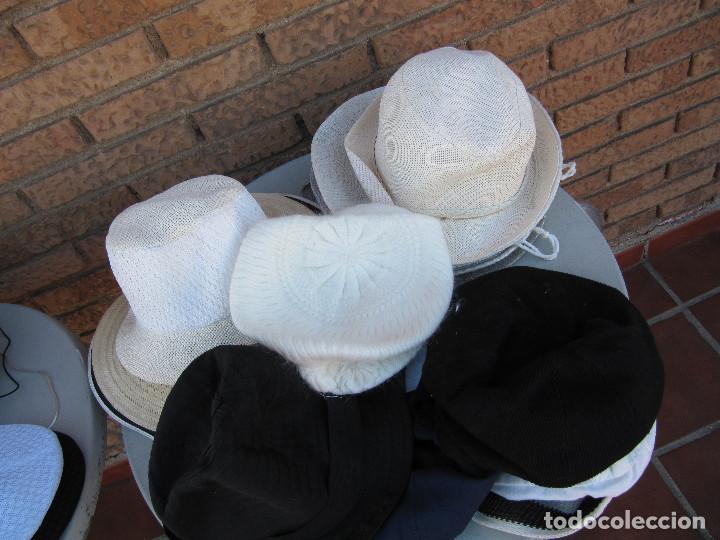 Segunda mano: LOTE 32 SOMBREROS GORRAS.. - Foto 3