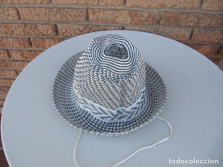 Segunda mano: LOTE 32 SOMBREROS GORRAS.. - Foto 22
