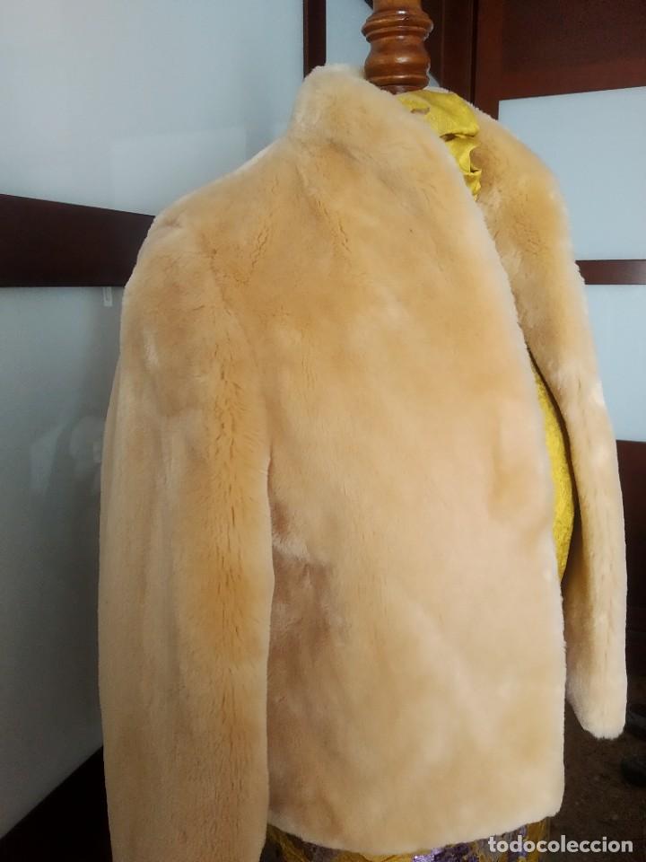 Segunda mano: Chaqueta pelo. - Foto 3