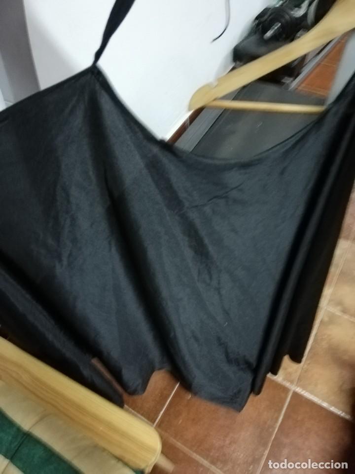 Segunda mano: CORS&Eacute; Y CAPA NEGRA PARA DISFRAZ - Foto 3