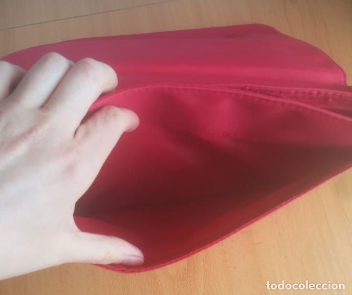 Segunda mano: BOLSO ROJO CON AMPLIOS BOLSILLOS - Foto 4