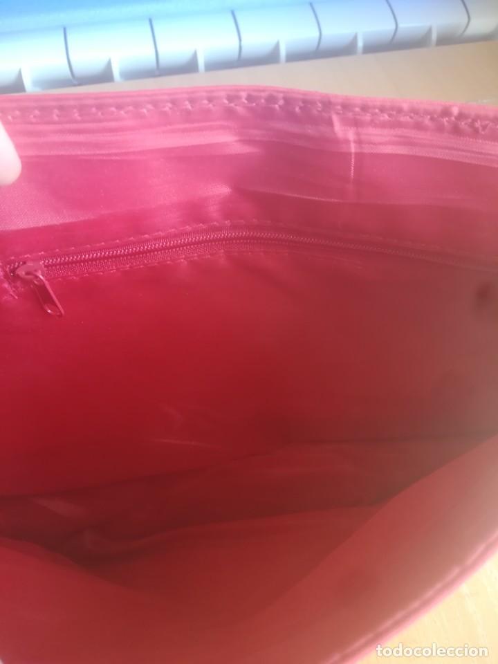 Segunda mano: BOLSO ROJO CON AMPLIOS BOLSILLOS - Foto 5