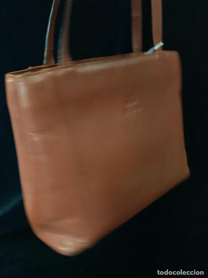 Segunda mano: Bolso Acosta piel marr&oacute;n - Foto 4