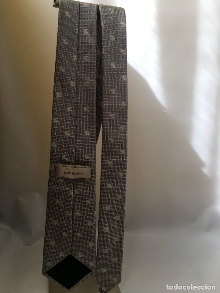 Segunda mano: BURBERRY Corbata gris - Foto 3