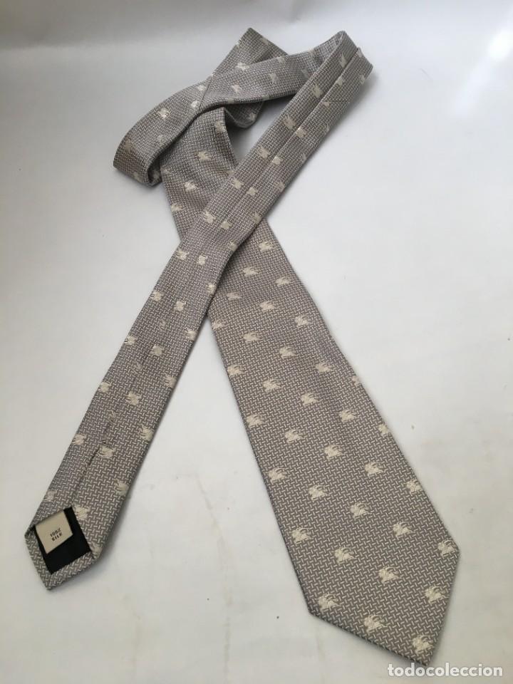 Segunda mano: BURBERRY Corbata gris - Foto 4