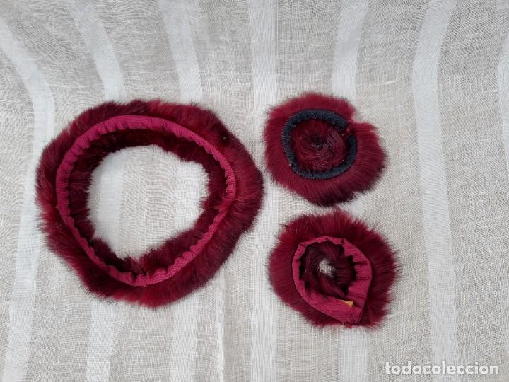 Segunda mano: Conjunto de pu&ntilde;os y cuello de piel de conejo - Foto 2