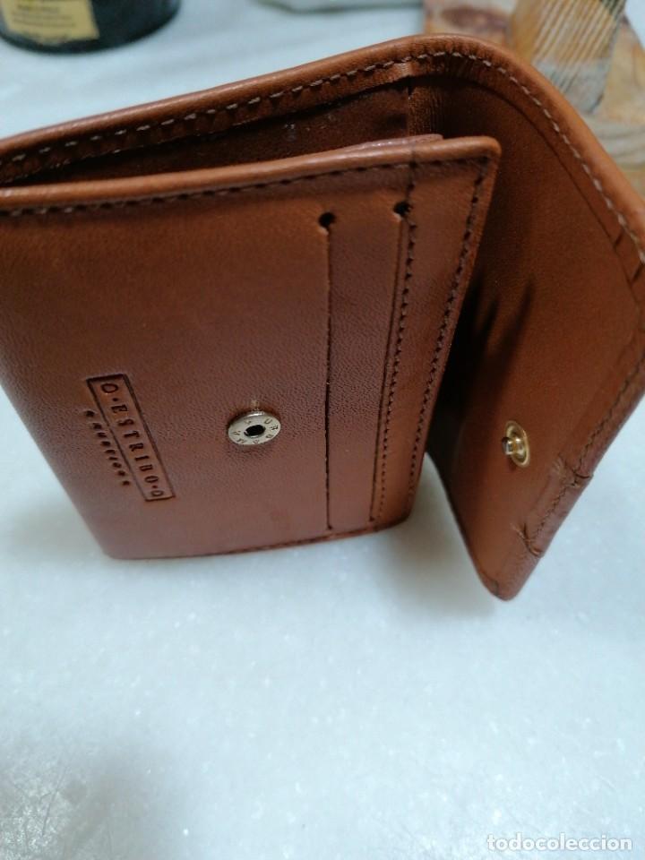 Segunda mano: C 15 - Monedero tarjetero de piel. - Foto 2