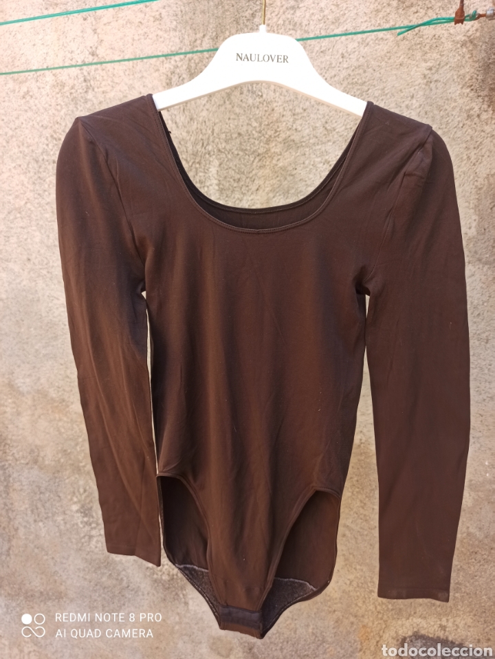 Segunda mano: 1 camiseta y un body - Foto 2
