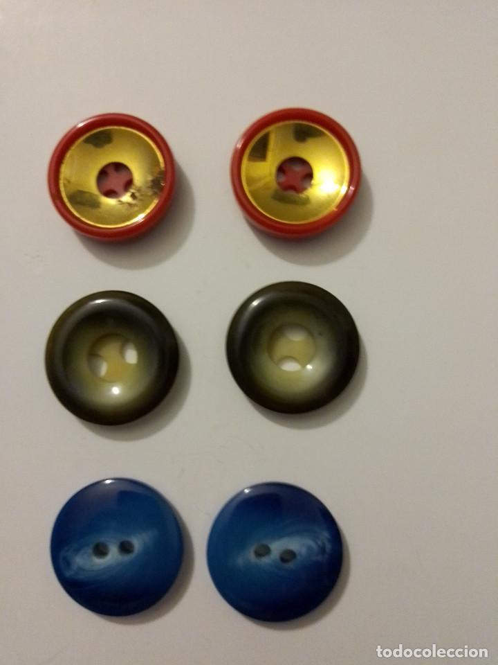Segunda mano: COLORIDOS BOTONES ANTIGUOS - Foto 1