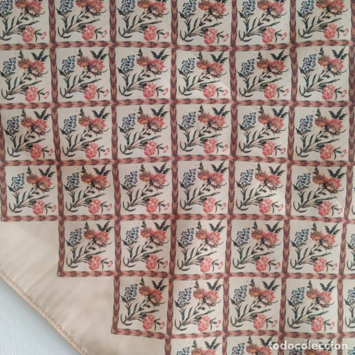 Segunda mano: PA&Ntilde;UELO DE SEDA INDUMENTARIA TRADICIONAL ( D-243 ) - Foto 5