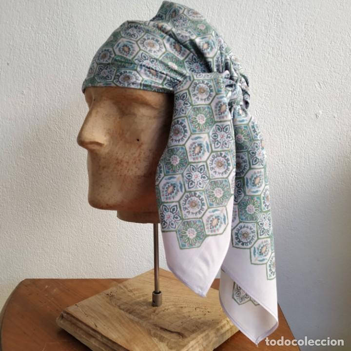 Segunda mano: PA&Ntilde;UELO DE SEDA INDUMENTARIA TRADICIONAL ( D-245 ) - Foto 5