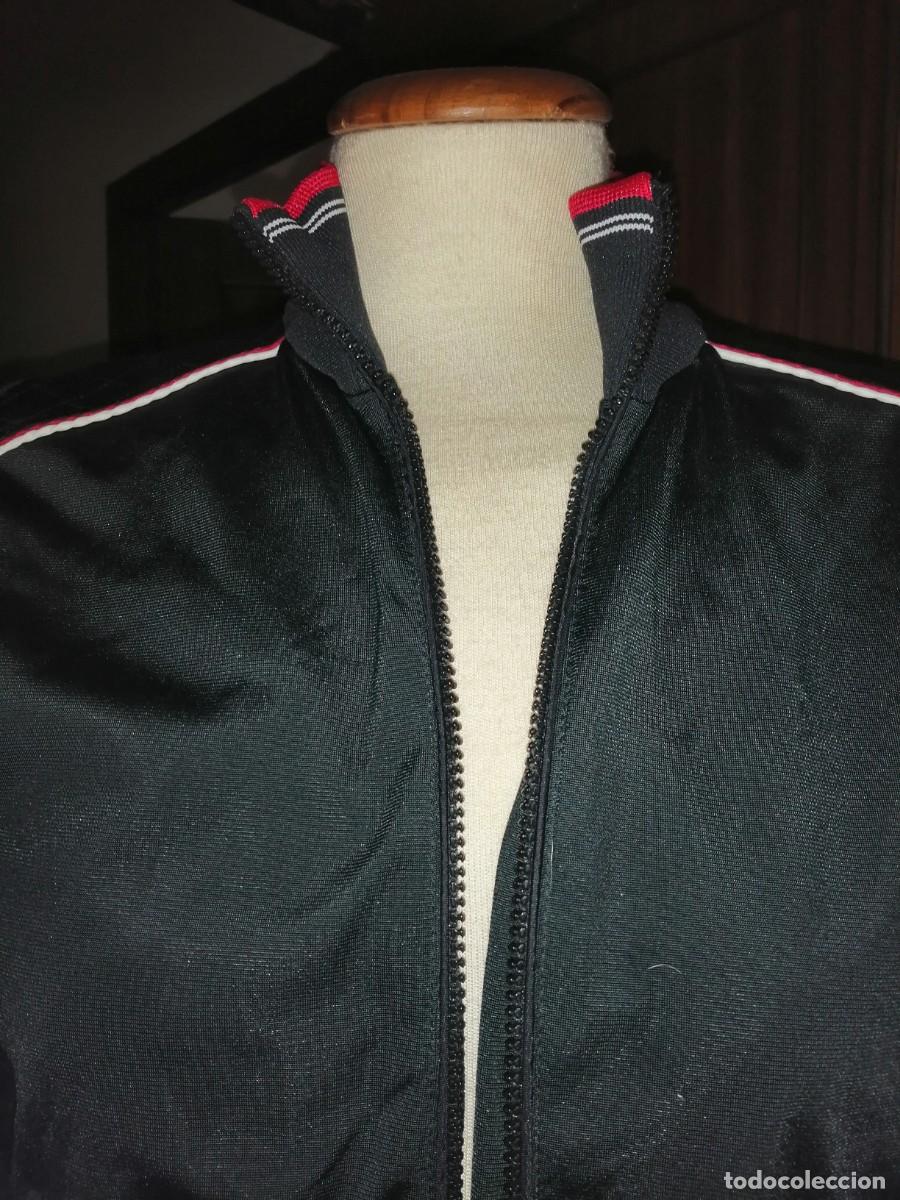 Segunda mano: Chaqueta deportiva - Foto 2