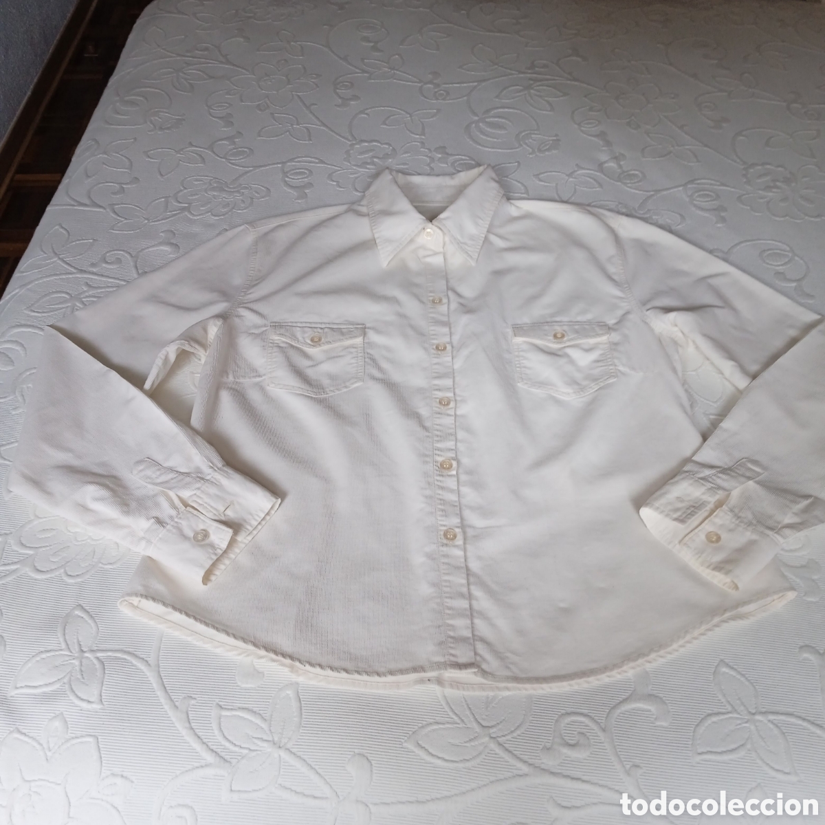 Segunda mano: CAMISA MUJER,Micro pana.T M. - Foto 3