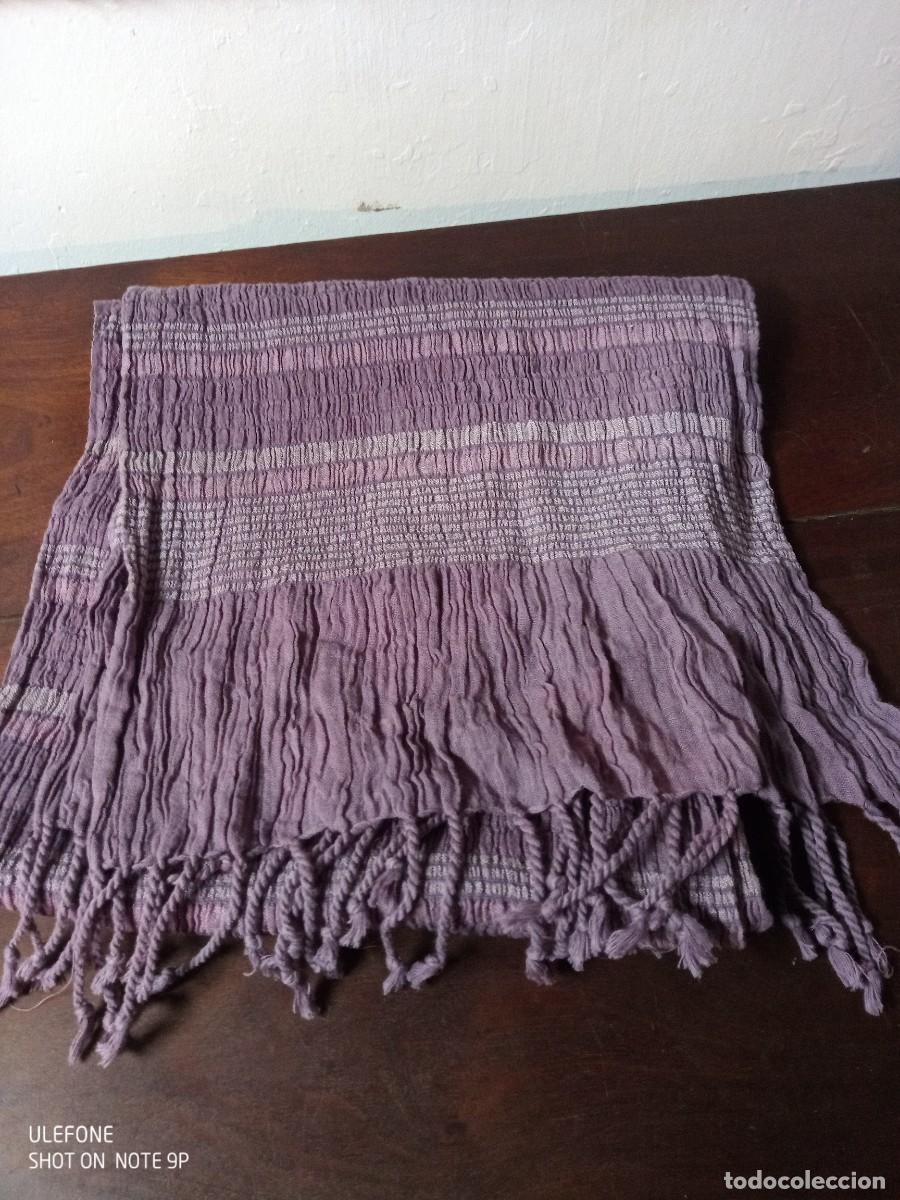 Segunda mano: Bufanda rayas, flecos, morada. Ancho: 25 cm. - Foto 1