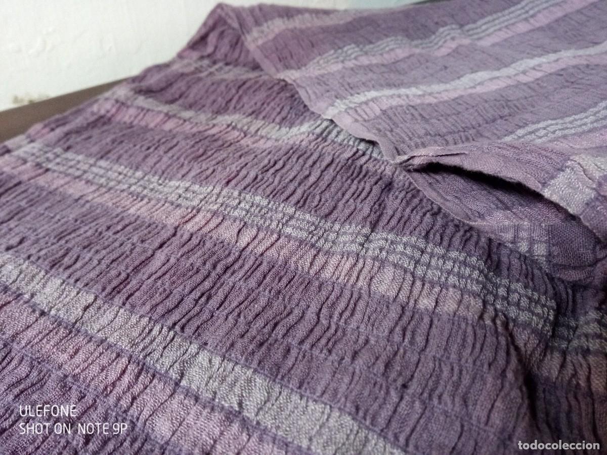 Segunda mano: Bufanda rayas, flecos, morada. Ancho: 25 cm. - Foto 2