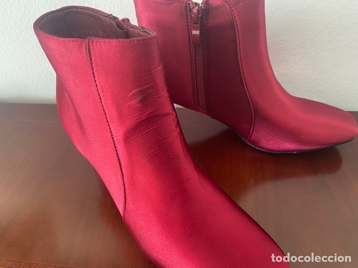 Segunda mano: Botas comoradas voutique - Foto 2