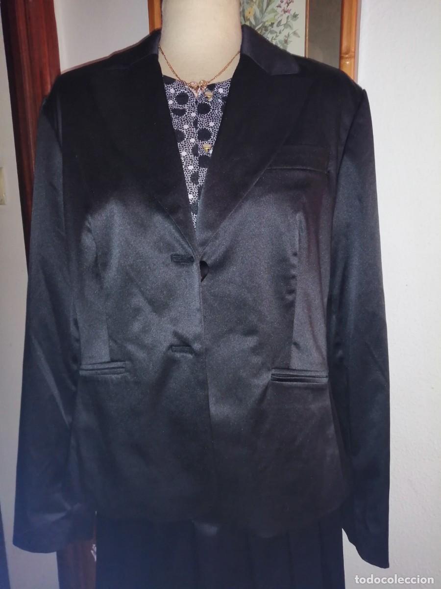 Segunda mano: Traje de chaqueta y falda - Foto 3