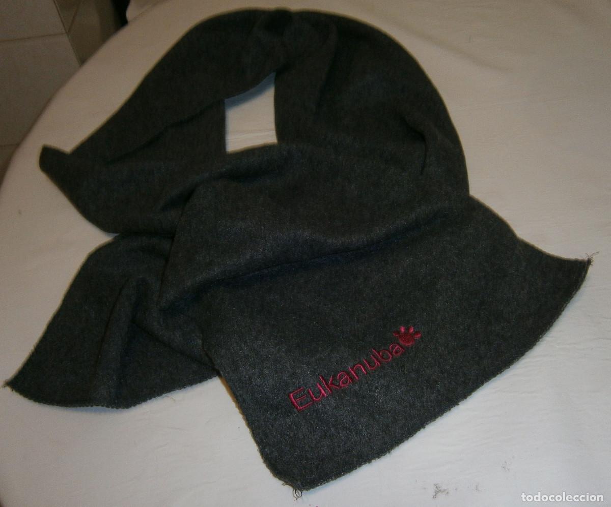 Segunda mano: bufanda color gris de polyester publicidad Eukanuba + gorro de lana - Foto 1