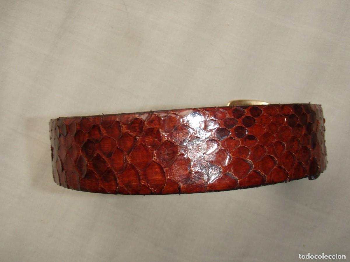 Segunda mano: cintur&oacute;n escamas de serpiente - Foto 2